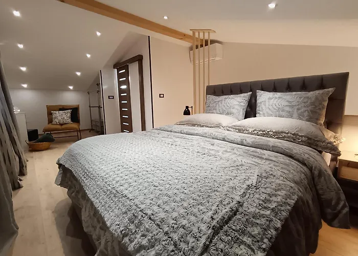 Luxury New Blue Moon פורץ